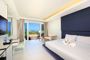 Deluxe Jacuzzi | Värdeförvaringsskåp på rummet, skrivbord, extrasängar och gratis wi-fi