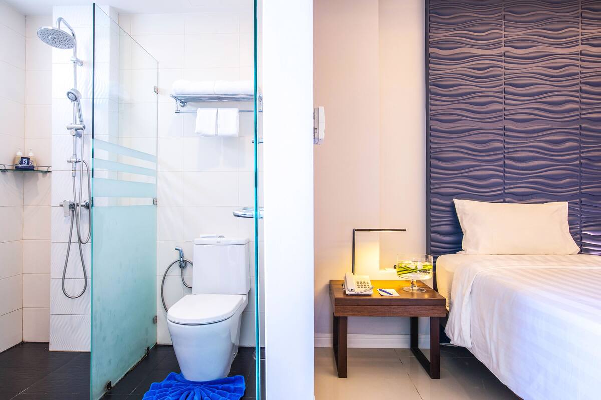 Premier Superior (No Balcony) | In-room safe, desk, rollaway beds (surcharge), WiFi (free)