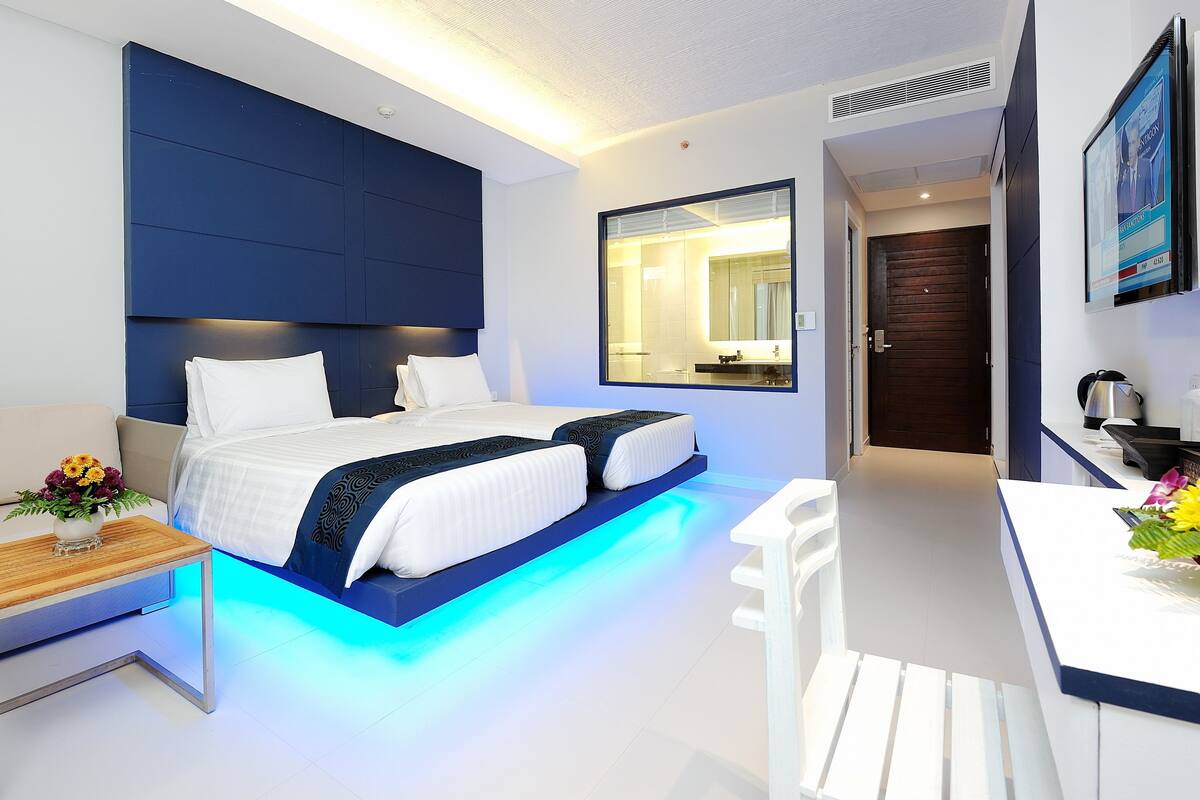 Deluxe Room | In-room safe, desk, rollaway beds (surcharge), WiFi (free)