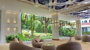 Bar (on property) - Sea Sun Sand Resort & Spa (Patong)