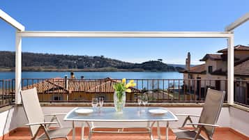 Deluxe Apartment, 1 Bedroom, Lake View | Terrace/patio