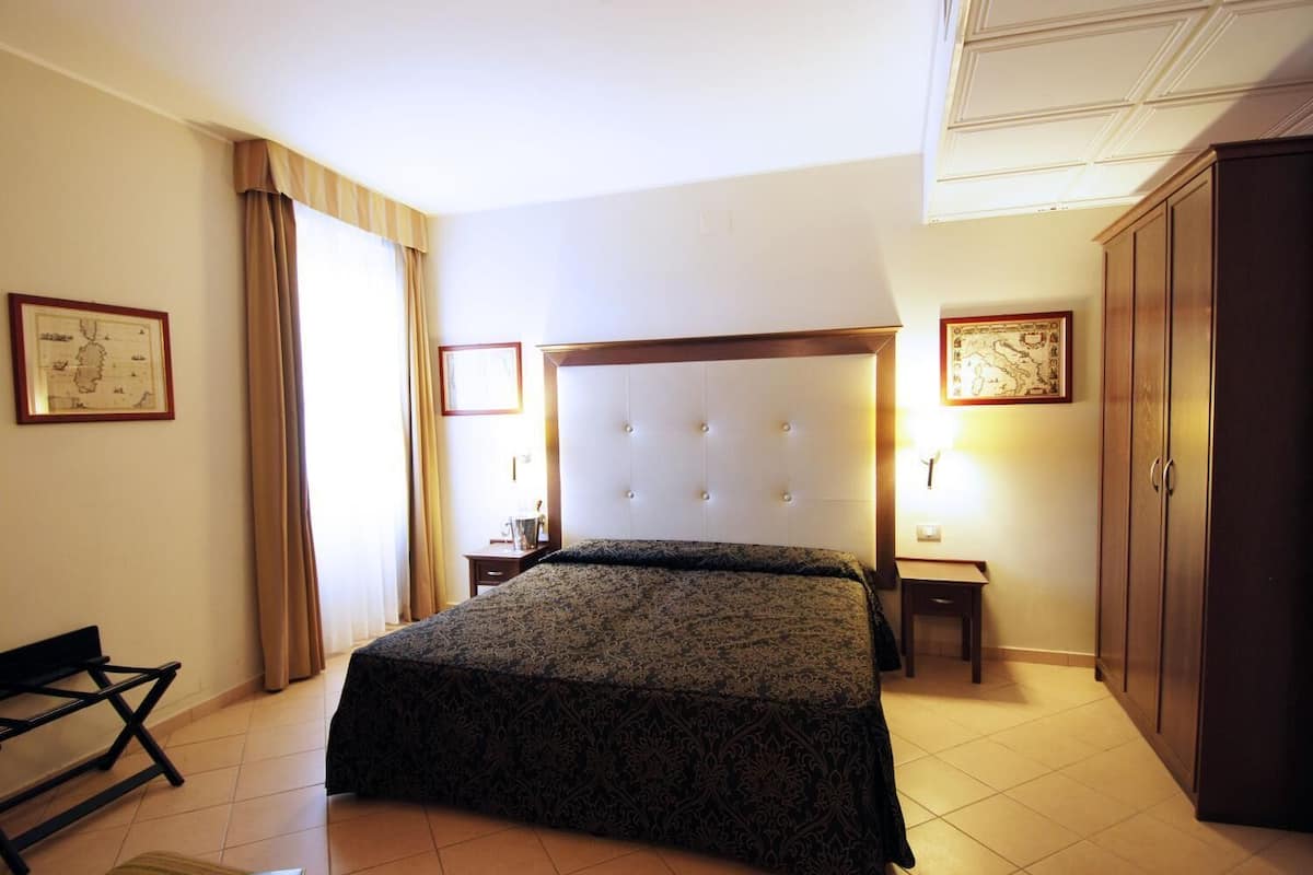 minibar, in-room safe, soundproofing, free wifi