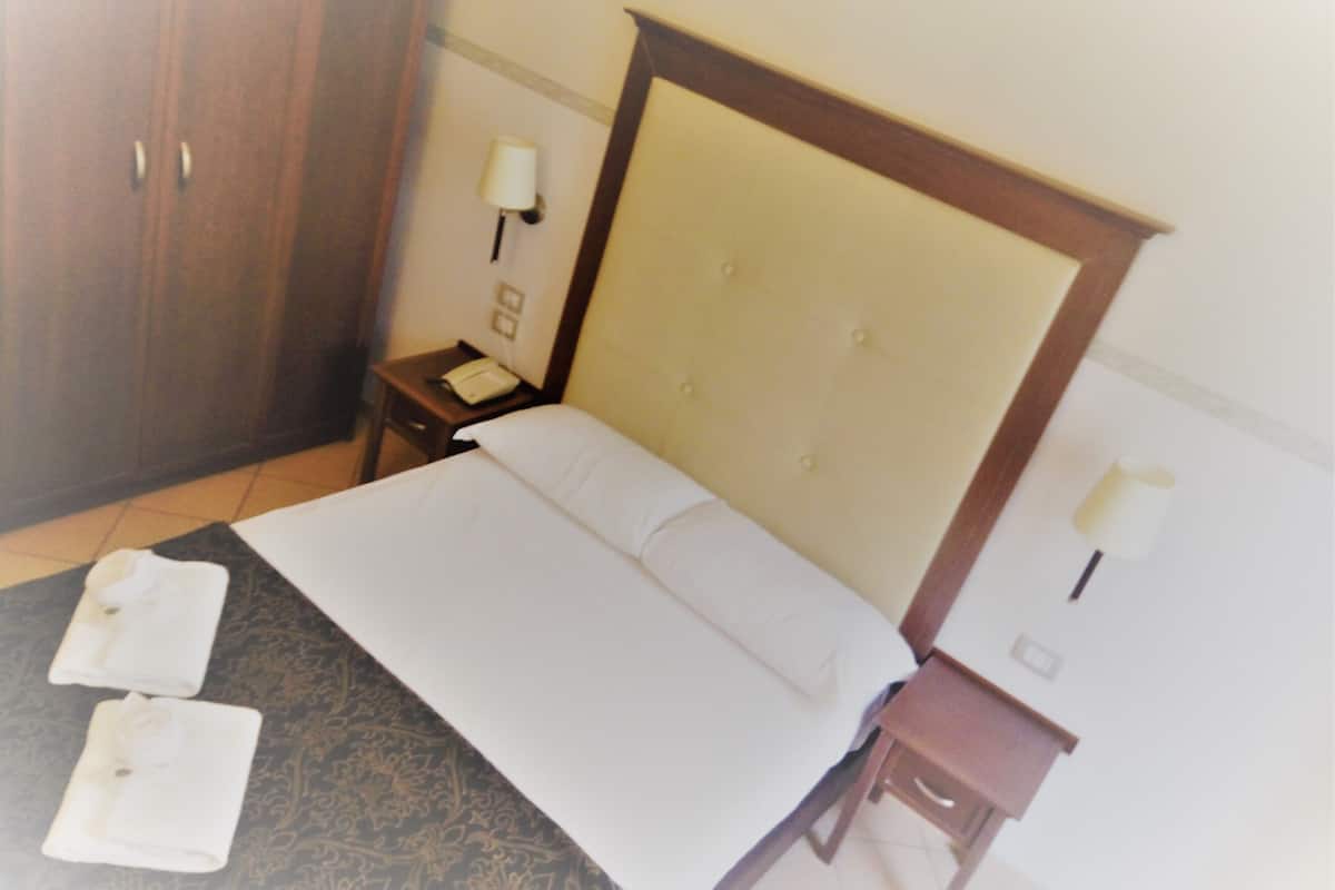 Minibar, coffres-forts dans les chambres, chambres insonorisées