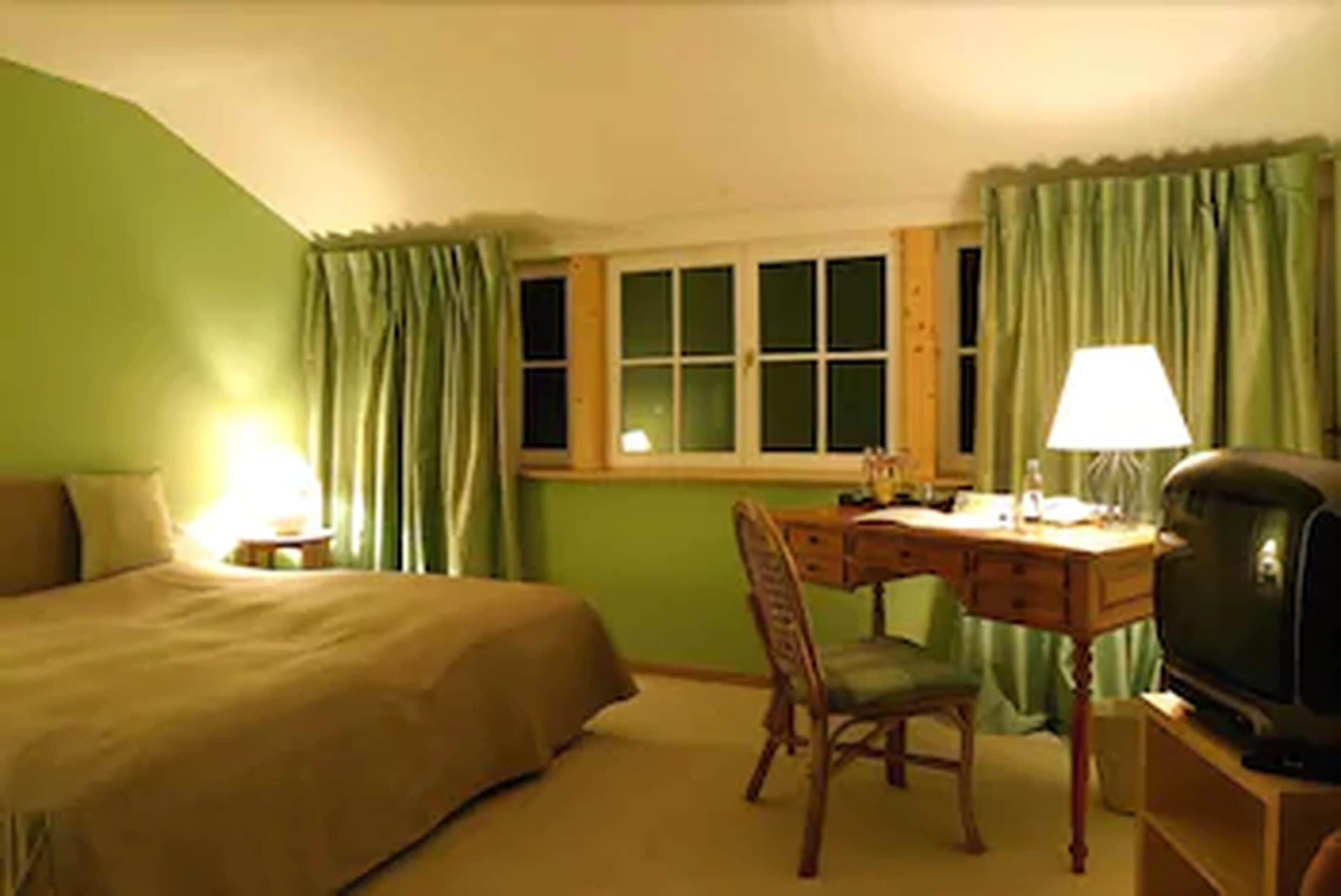 1 bedroom, hypo-allergenic bedding, individually decorated