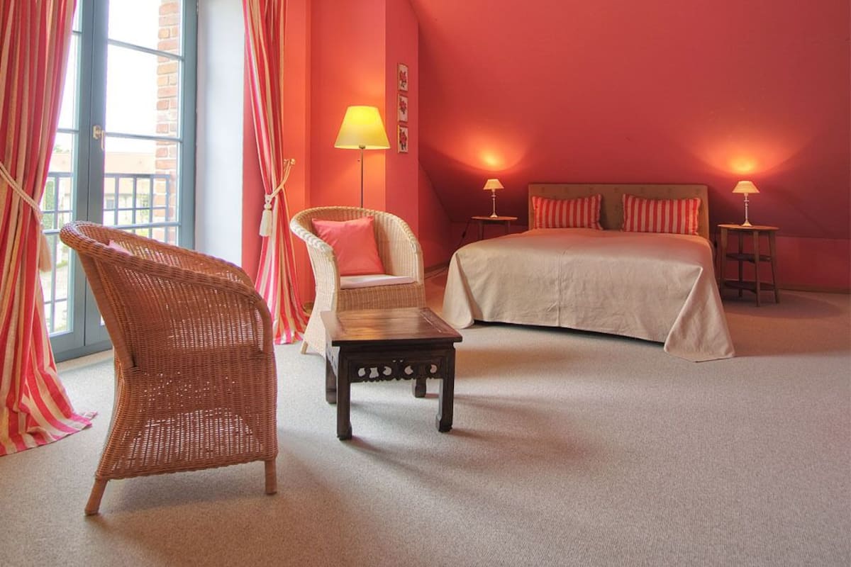 Hypo-allergenic bedding, individually decorated, individually furnished