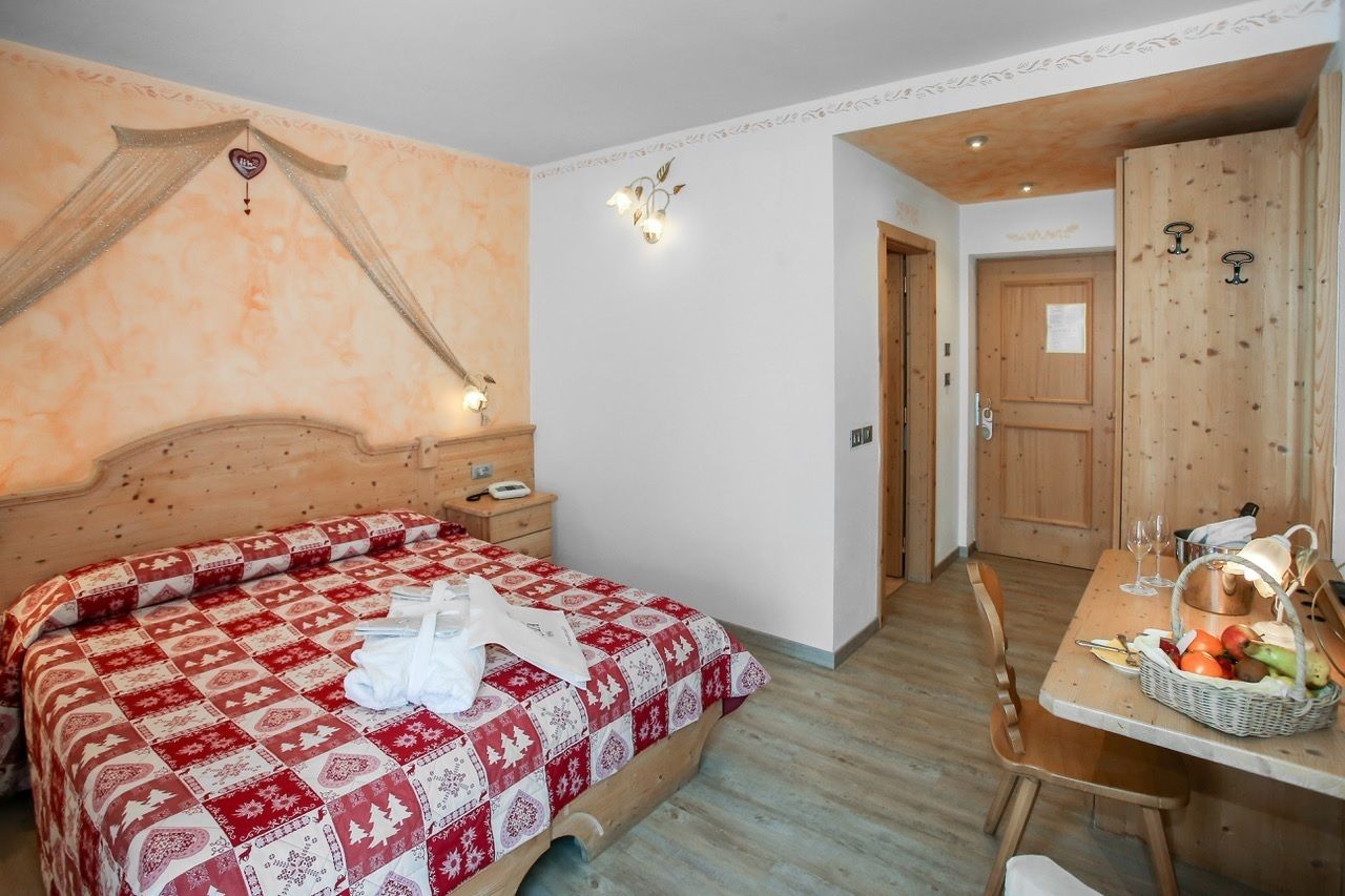 deluxe double room | premium bedding, down duvets, in-room safe, desk