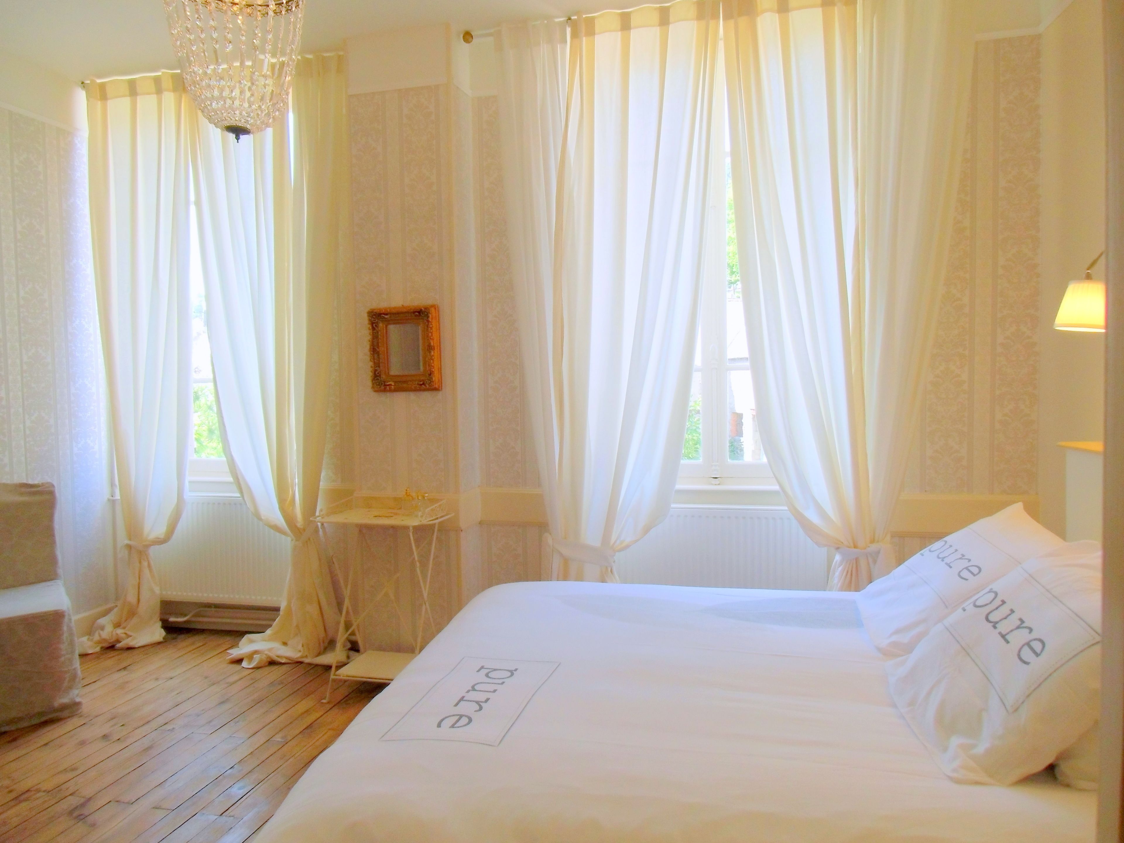 Select Comfort beds, individually decorated, individually furnished