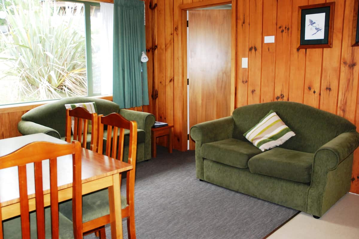Chalet, 2 kamar tidur (Two Bedroom Chalet (Sleeps 5)) | Pemandangan dari kamar