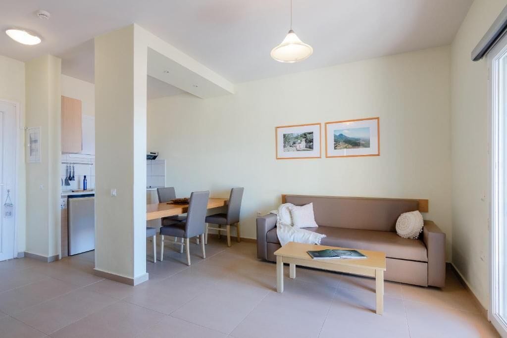 In-room safe, desk, soundproofing, iron/ironing board