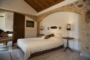 Individually decorated, soundproofing, free WiFi, bed sheets