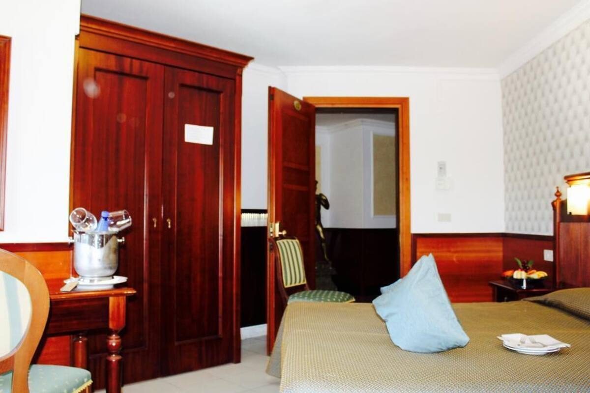 Minibar, in-room safe, desk, soundproofing