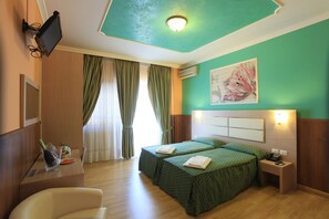 Minibar, in-room safe, desk, soundproofing - Hori Balconata 2.0 Banqueting & Accommodations (Lucera)