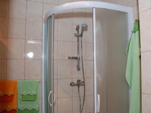 Shower, towels