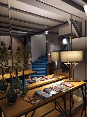 Sala de estar en el lobby