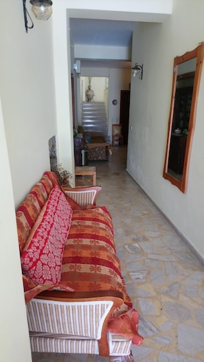 Interior - Kallirroi Studios (Samos)