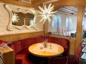 Daily cooked-to-order breakfast for a fee