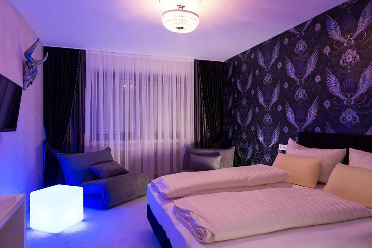 Comfort Single Room, Private Bathroom | Individually decorated, individually furnished, desk, blackout drapes