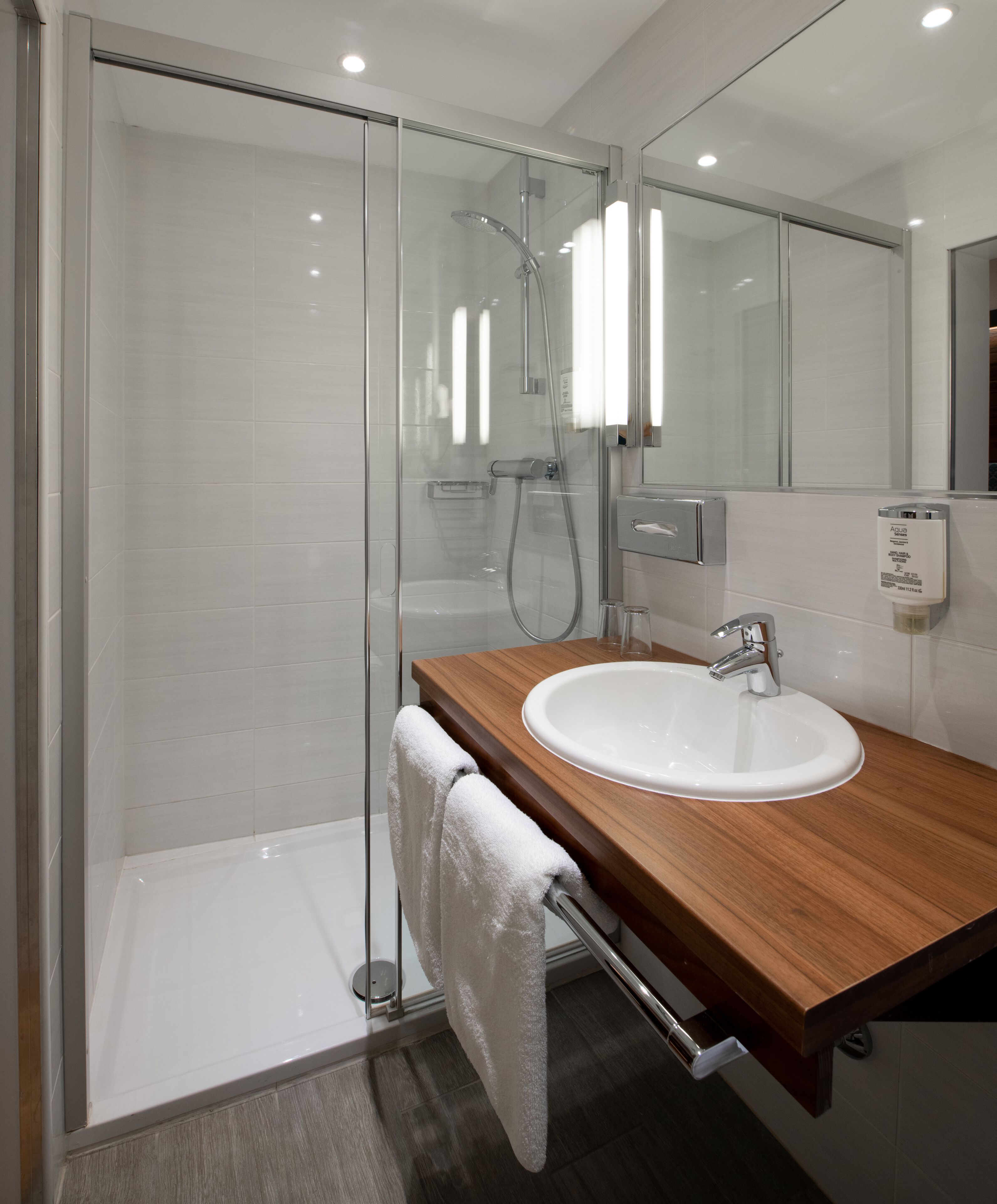junior double room | bathroom | free toiletries, hair dryer