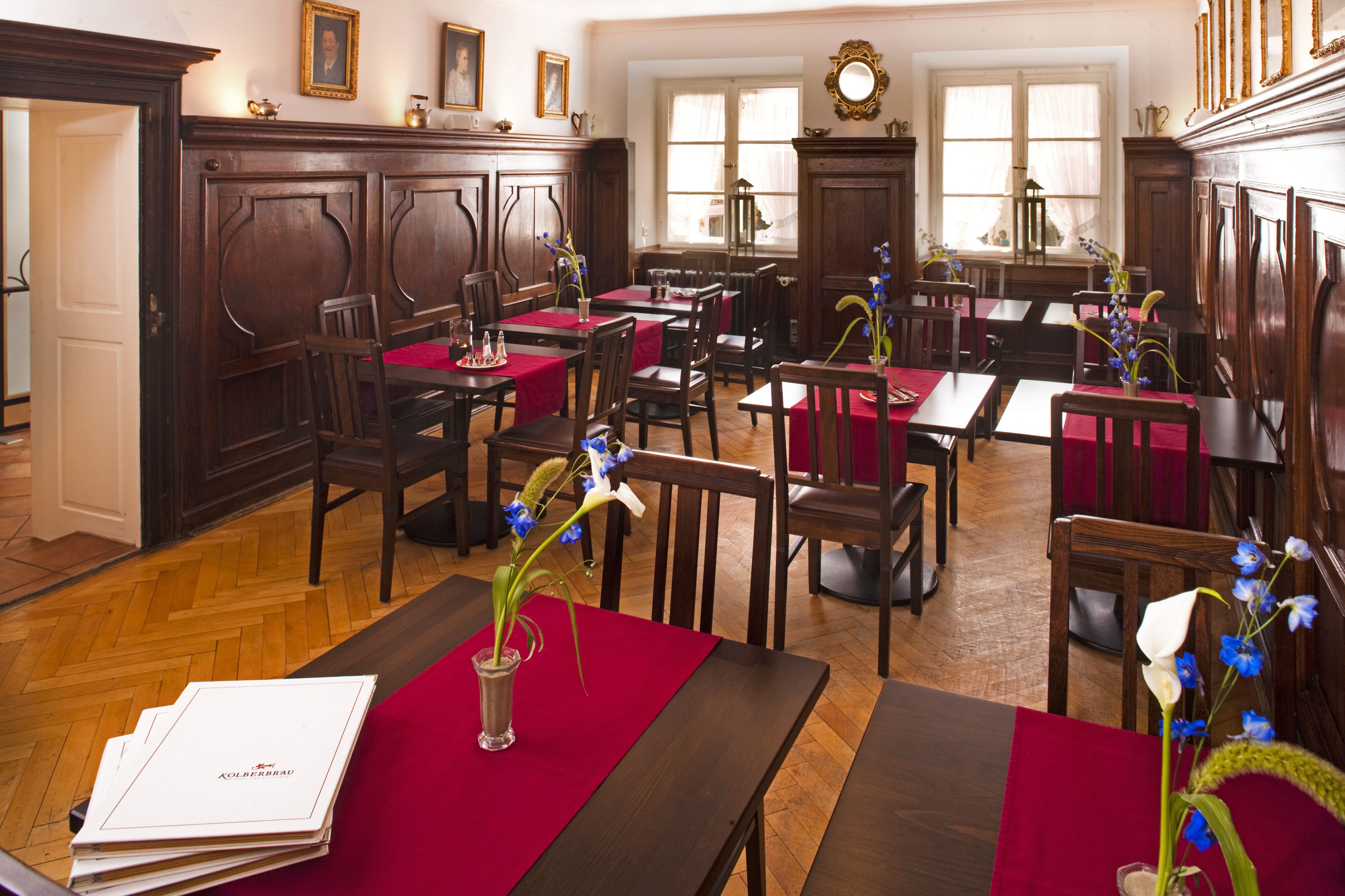 lunch and dinner served, regional cuisine