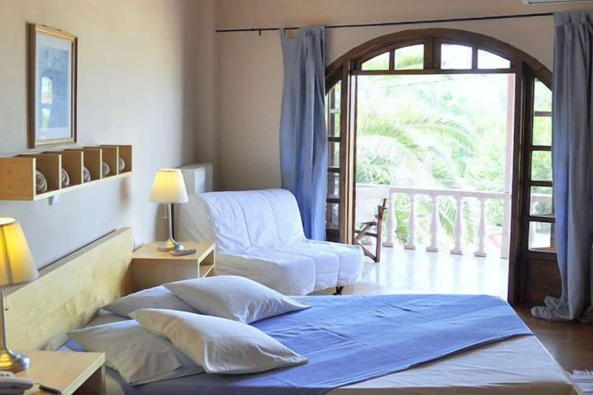 Kamar Keluarga (2 Adults and 2 Children) | Brankas dan didekorasi berbeda-beda