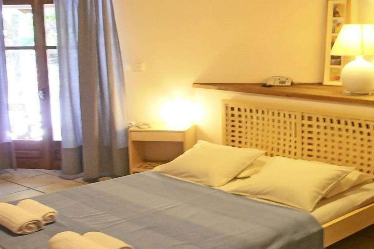 Family Room (2 Adults and 1 Child) | In-room safe, WiFi (free), individually decorated