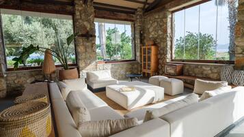 80-cm LCD TV with satellite channels, TV