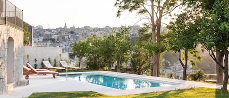 Outdoor pool, pool loungers