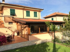 Breakfast and dinner served, garden views 