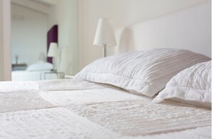 Deluxe Double Room, Balcony | Minibar, in-room safe, desk, soundproofing - Residenza dei Suoni (Matera)