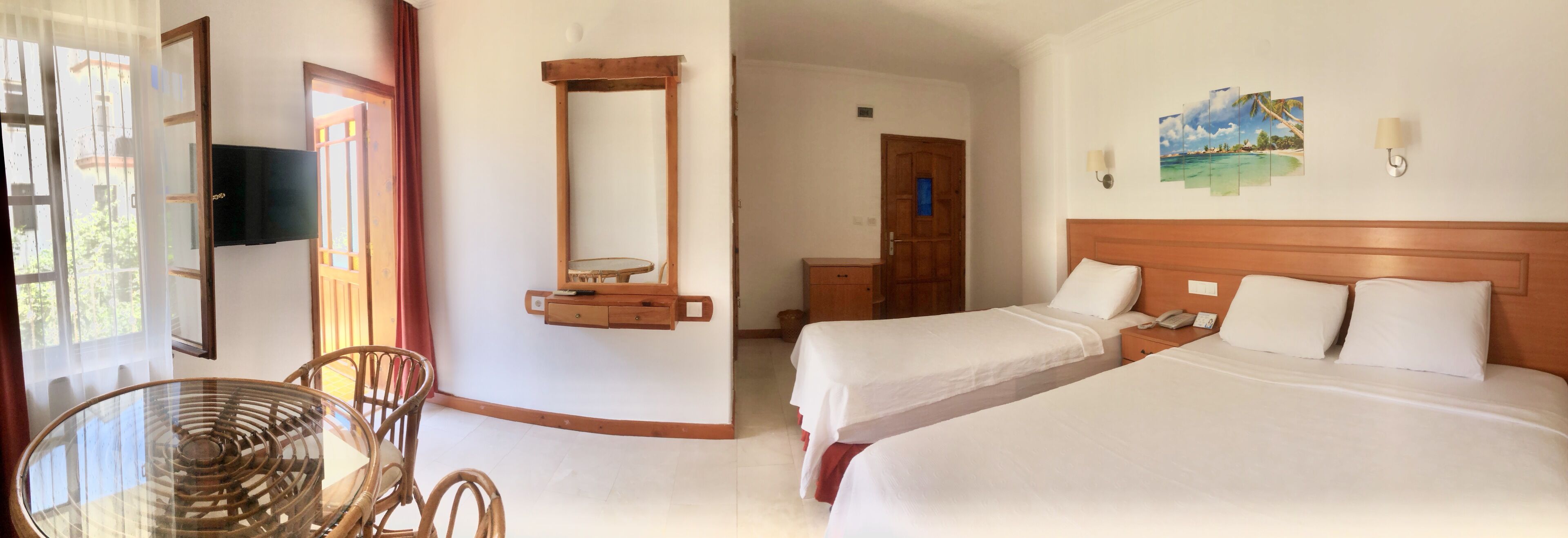 triple room | premium bedding, minibar, desk, laptop workspace