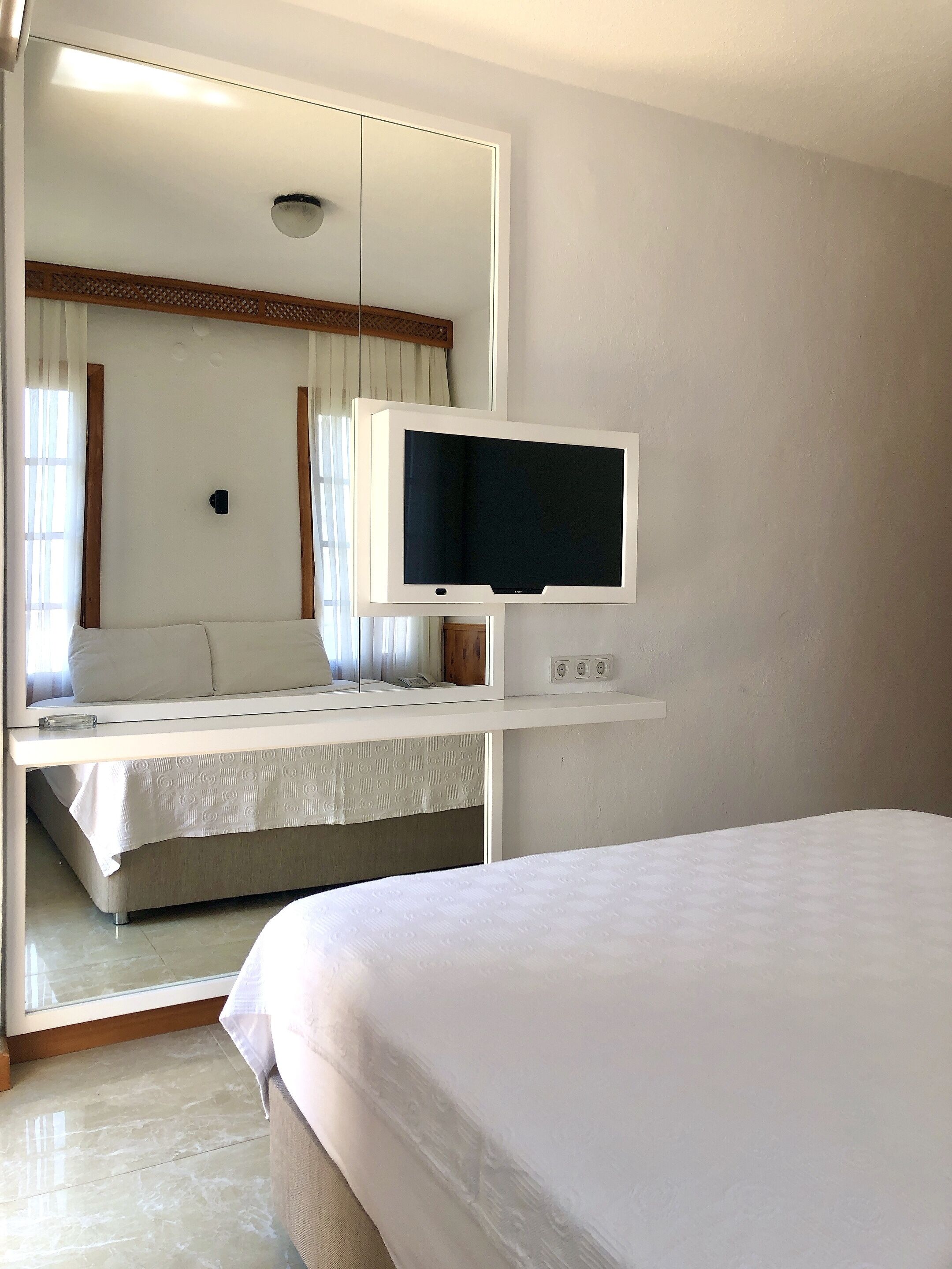 double room | premium bedding, minibar, desk, laptop workspace