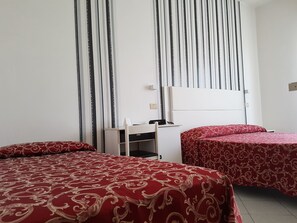 Standard Quadruple Room | Hypo-allergenic bedding, minibar, in-room safe, free WiFi - Hotel Mizar (Rimini)