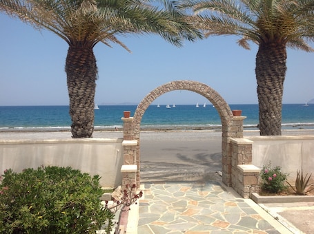 Vista desde la propiedad. Petras Beach