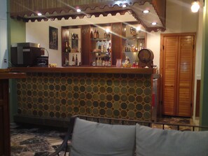 بار (في المنشاة)