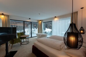 Hypo-allergenic bedding, minibar, in-room safe, desk - Diamant Spa Resort (Santa Cristina Val Gardena)