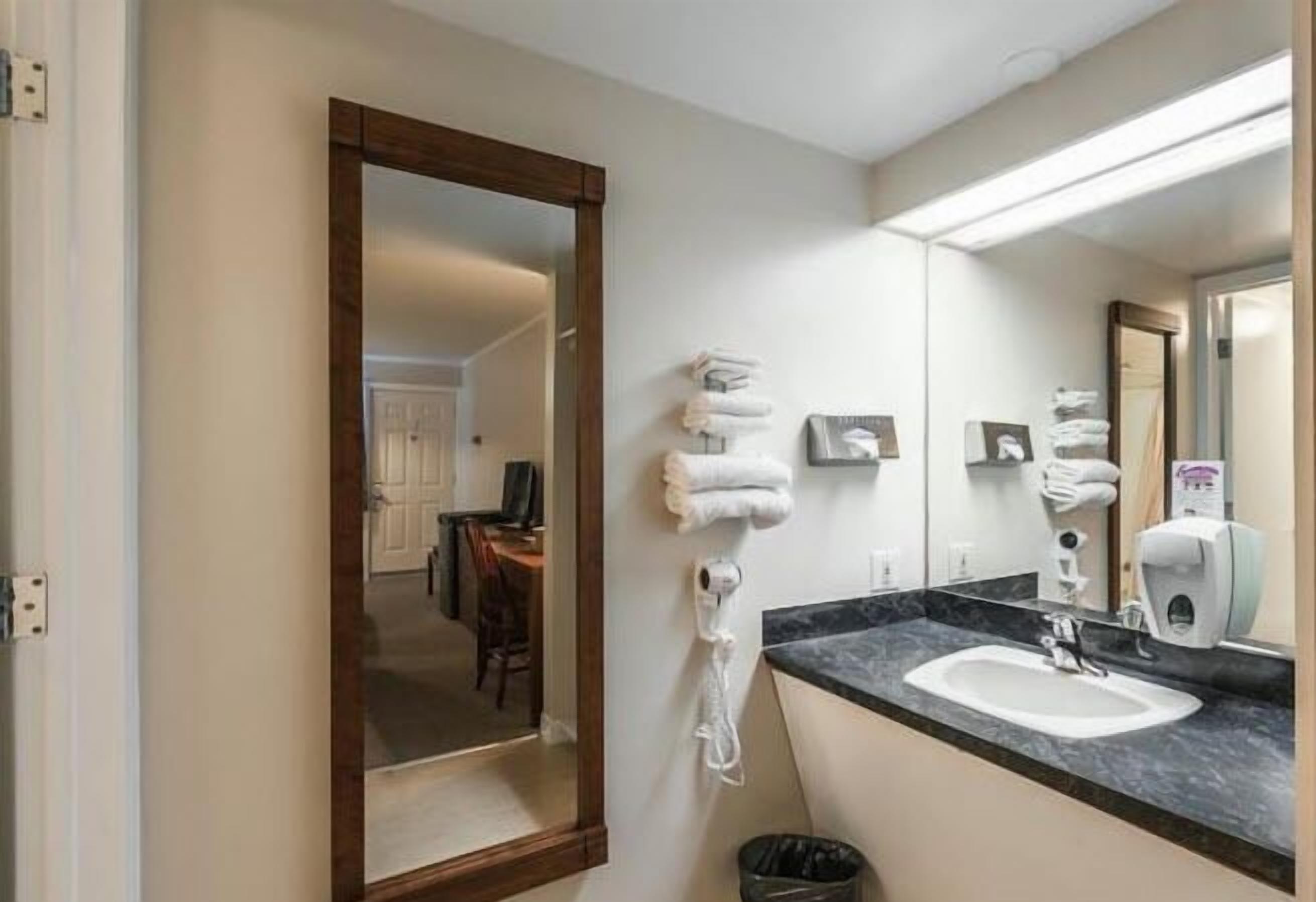 Chậu rửa trong phòng tắm