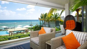 40-inch LED TV with satellite channels, TV, DVD player - Leora Beach by Horizon Holidays (Tamarin)