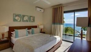 In-room safe, desk, iron/ironing board, free cribs/infant beds - Leora Beach by Horizon Holidays (Tamarin)