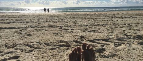 Una spiaggia nelle vicinanze