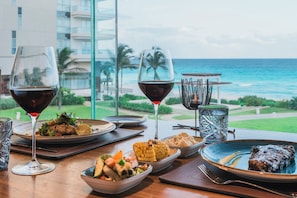 5 restaurants, breakfast, lunch, dinner served; Mexican cuisine