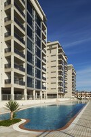 2 piscinas al aire libre, tumbonas