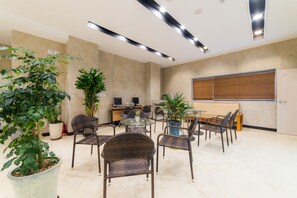 Phục vụ bữa sáng