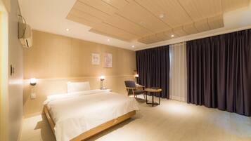 Free minibar, in-room safe, desk, blackout drapes