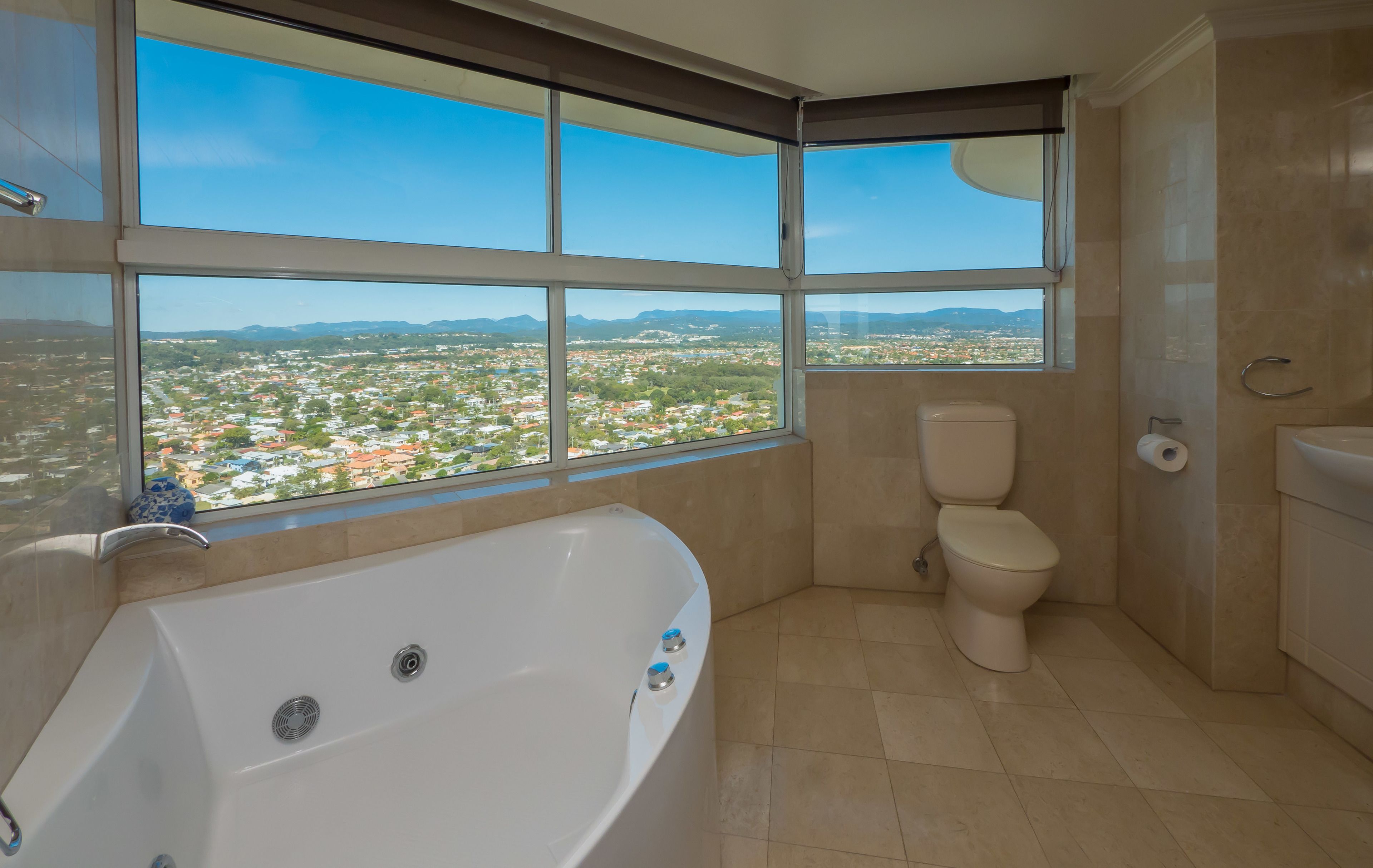 Burleigh Surf Apartments — image 16