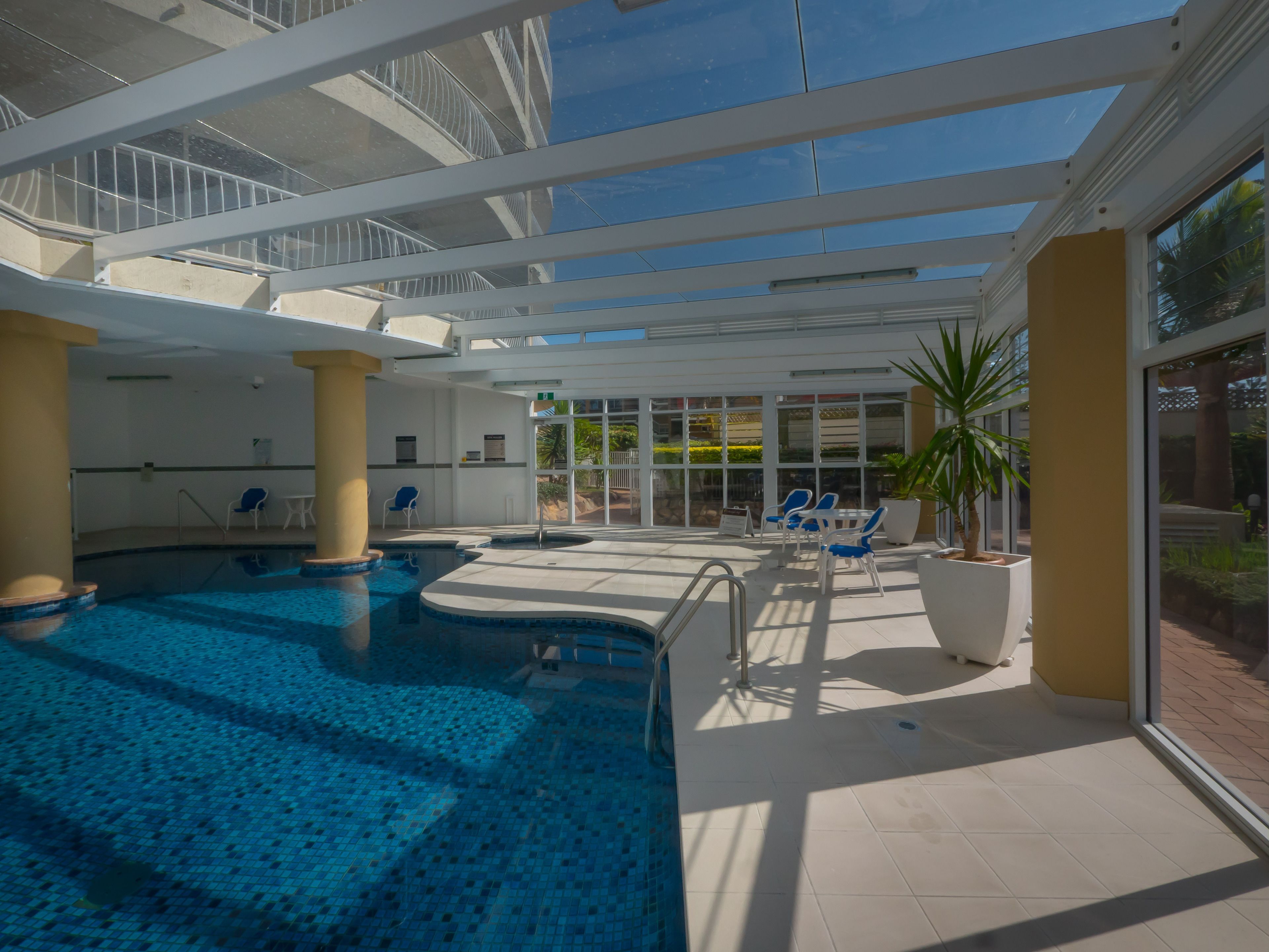 Burleigh Surf Apartments — image 5