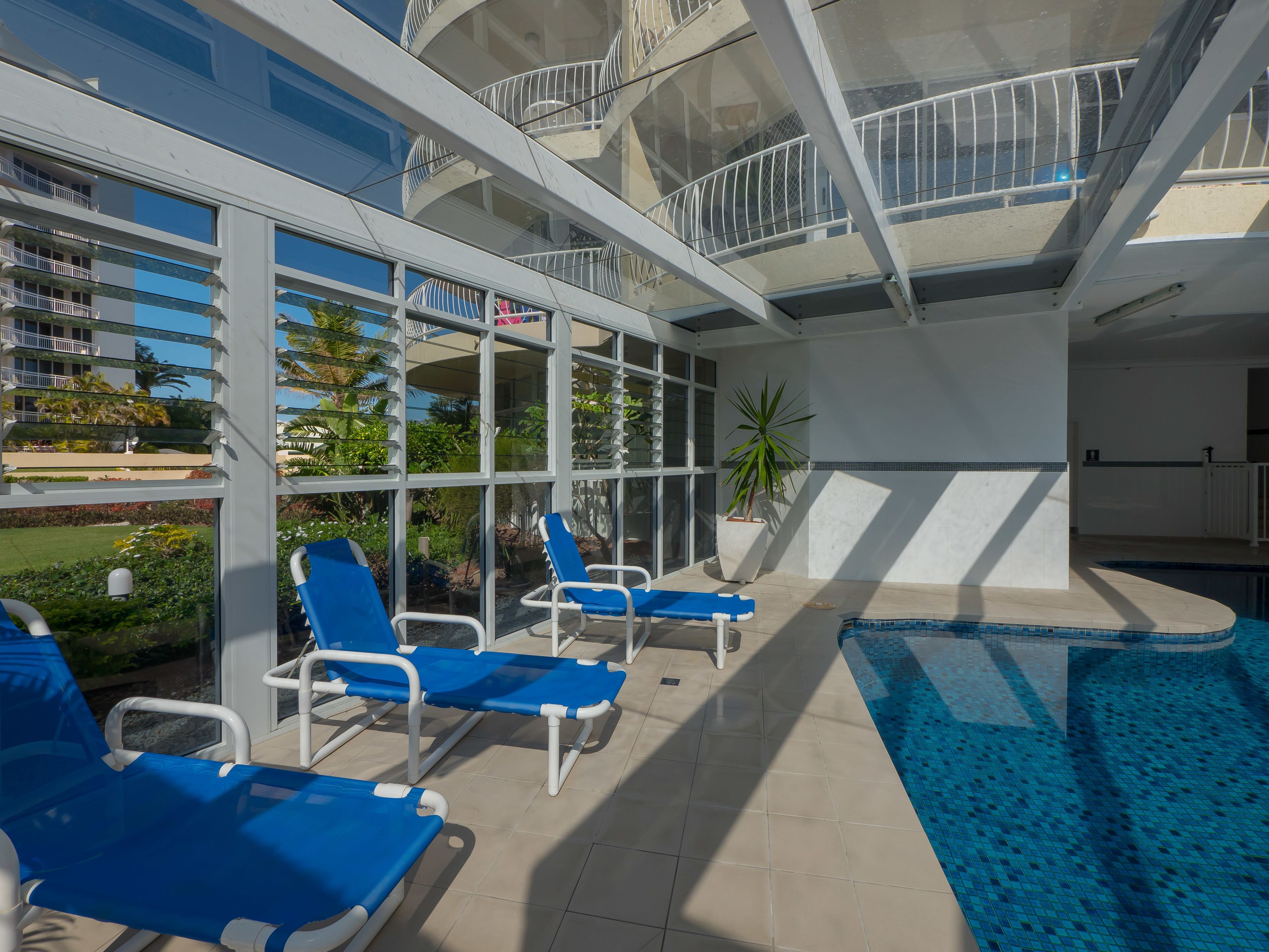 Burleigh Surf Apartments — image 7