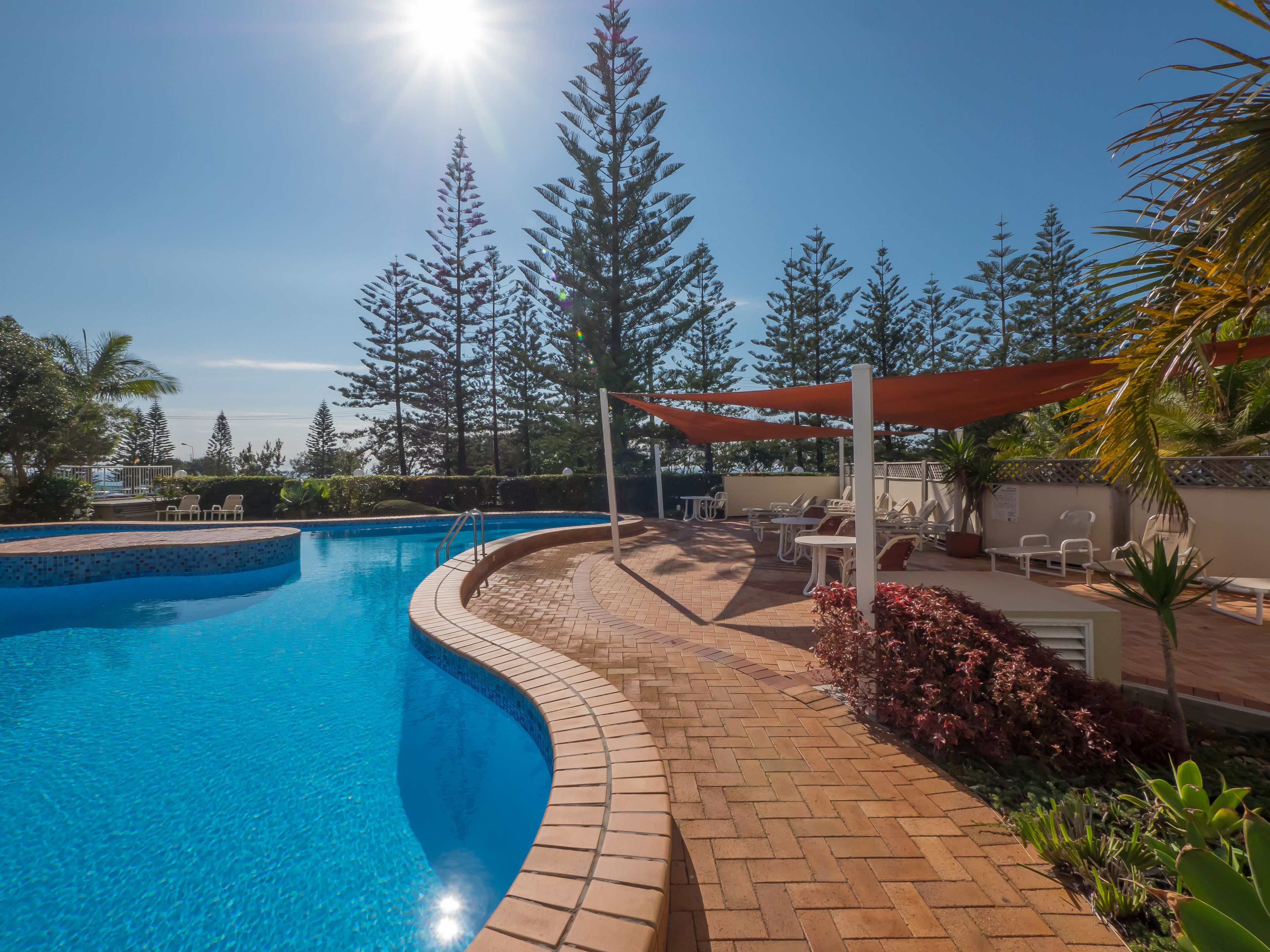 Burleigh Surf Apartments — image 4