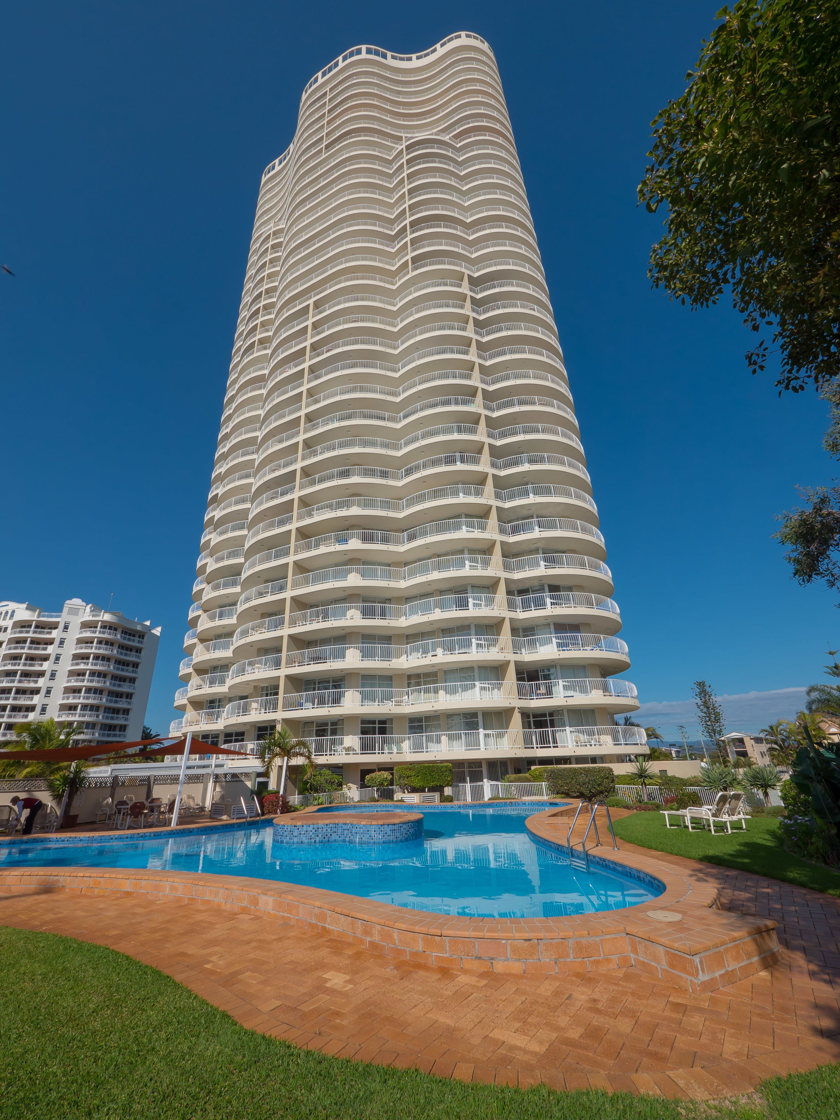 Burleigh Surf Apartments — image 6