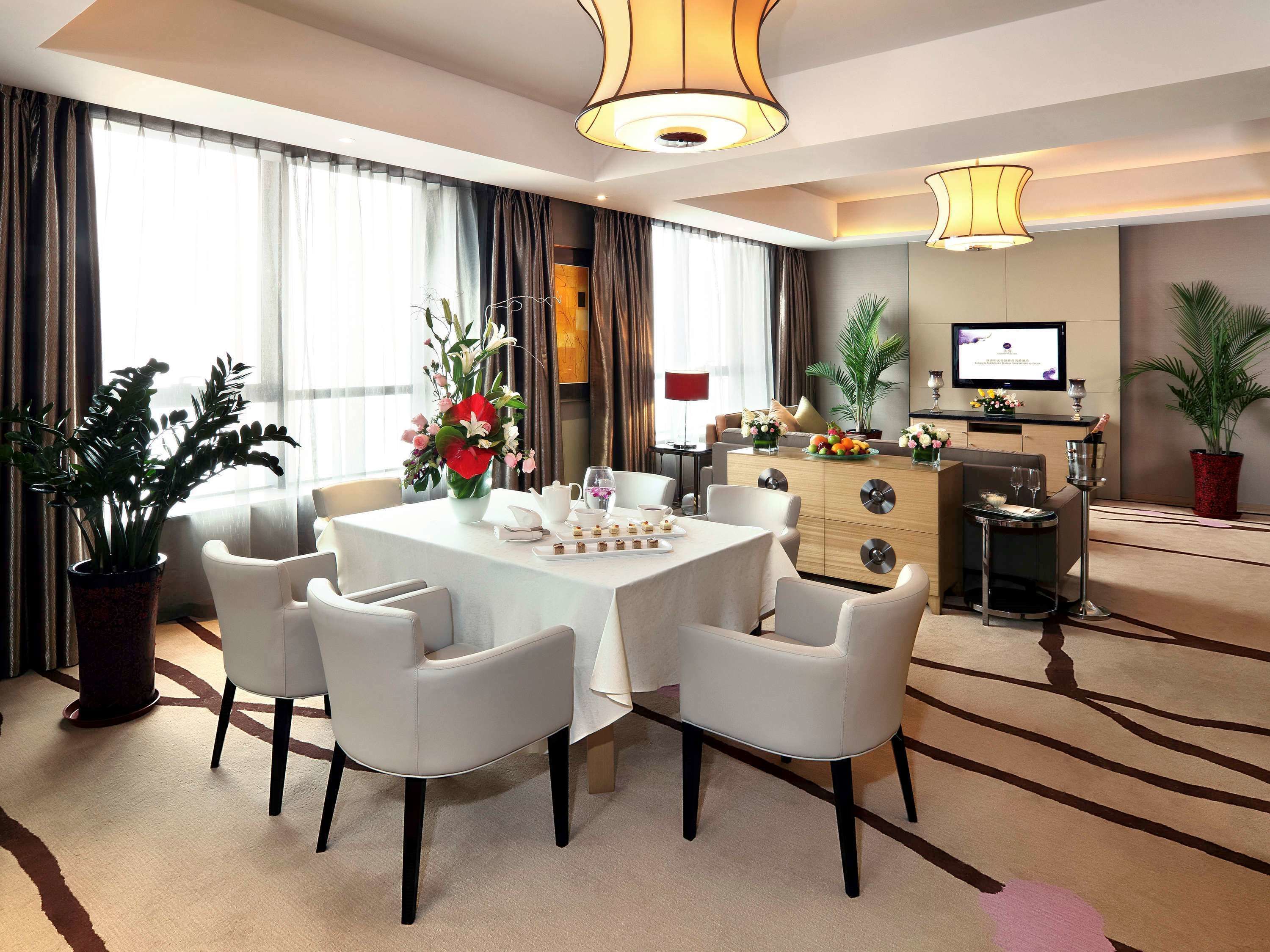 executive suite, 1 double bed | view from room