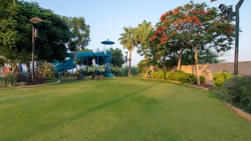 Children’s play area – outdoor